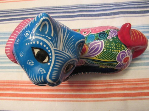 CUTE WHIMSICAL MULTI-COLORED CROUCHING CAT FIGURINE - SWEET - MEXICAN POTTERY - Picture 3 of 8