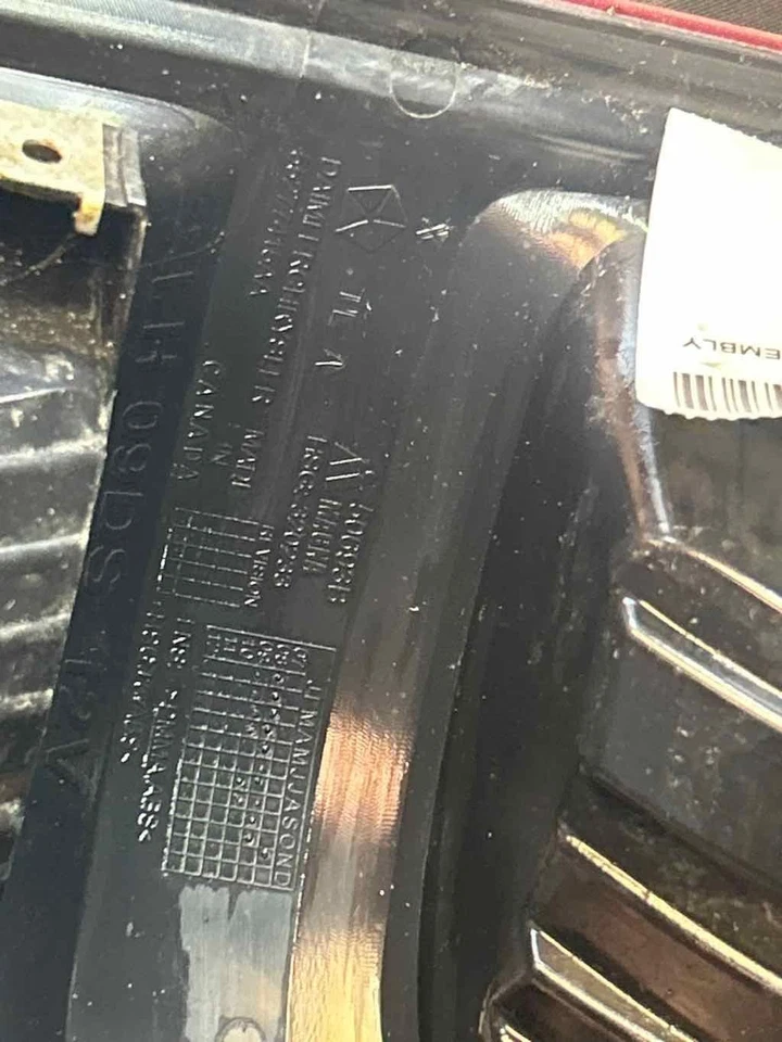 Fits 2009-23 Dodge Pickup 1500 Tail Light LH OEM#:55277415ac Foto 3 de 4