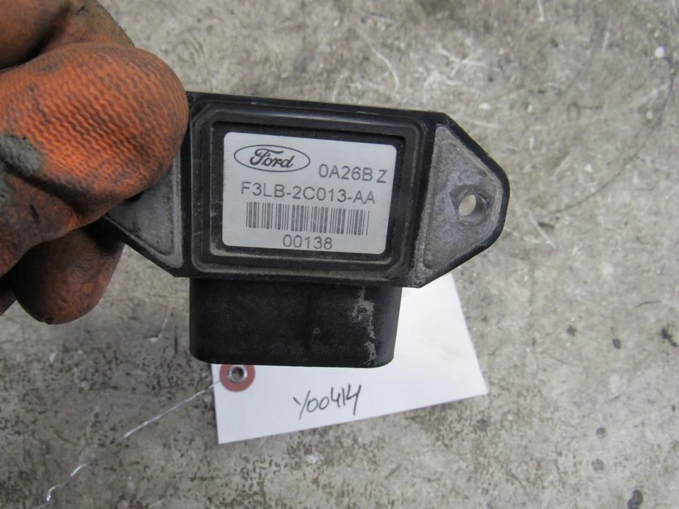 2000 Lincoln Navigator air ride suspension compressor control module relay ecm - Image 4 of 4