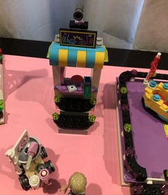 LEGO Friends Amusement Park Bumper Cars (41133) w/ Manual No Box - Complete Set