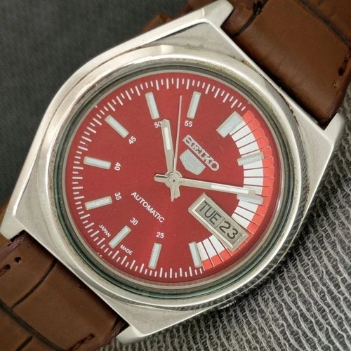 JAPAN VINTAGE SEIKO 5 AUTOMATIC 7009A MENS RED COLOR DIAL WATCH a2604-U