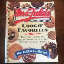 Mrs. Fields Cookie Favorites - Plastic Comb By Debbi Fields - GOOD