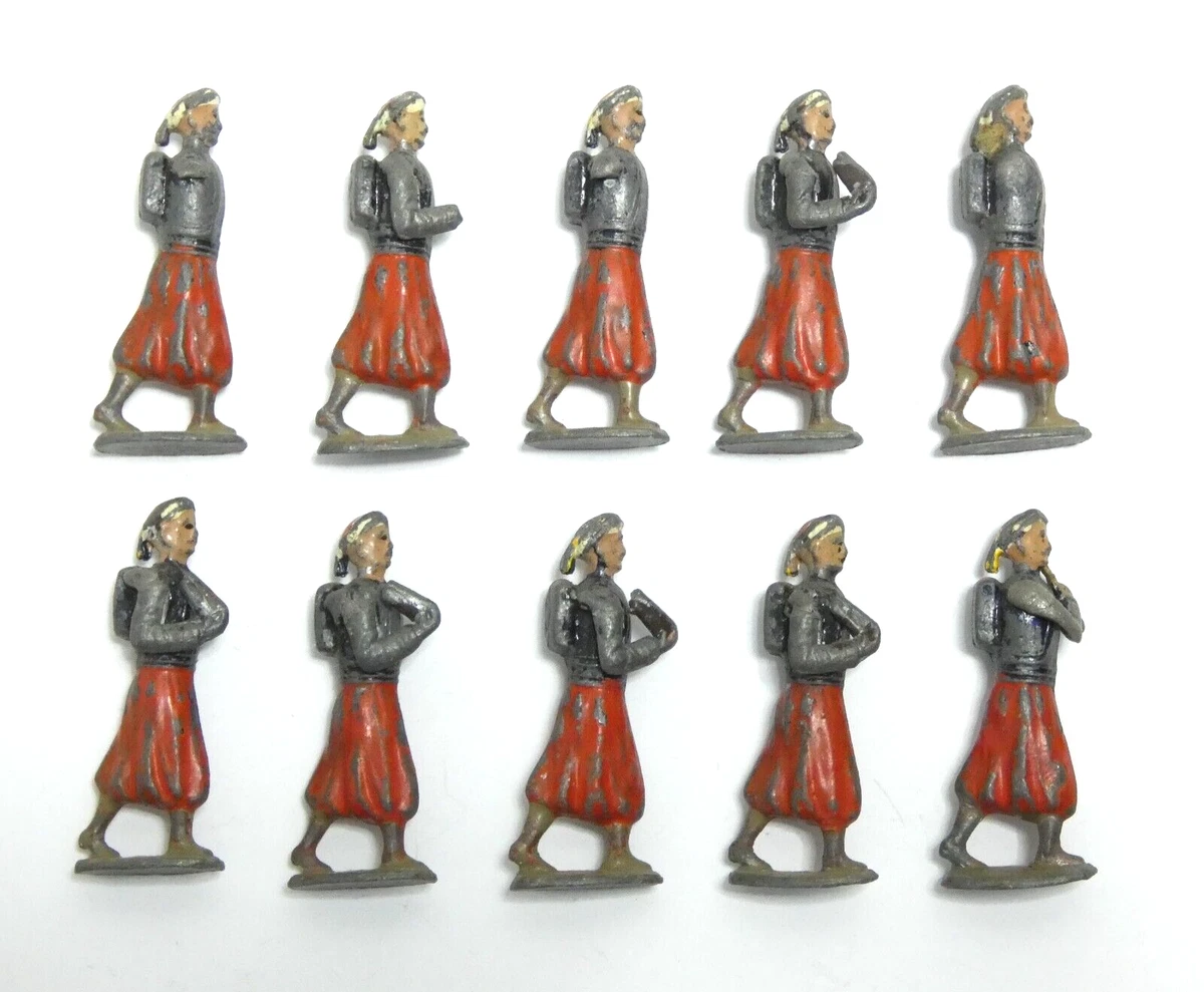 Lot De Petits Jouets Anciens - Cyclistes, Chevaux, Soldats, Chiens - À Nettoyer Et Trier