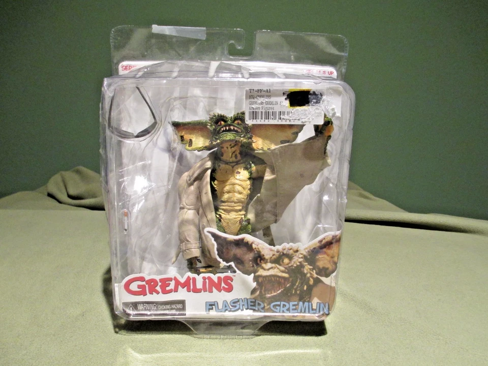 7-дюймовая фигурка Gremlins Flasher 2011 NECA Reel Toys серия 1 - Изображение 2 из 4