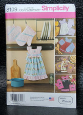 Simplicity Sewing Pattern 8109 Towel Dresses, Pot Holders and Oven Mitts