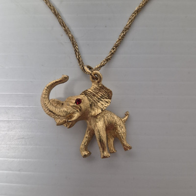 Gold Tone Elephant Pendant Red Crystal Eye 18 In. Necklace Vintage Mid Century 