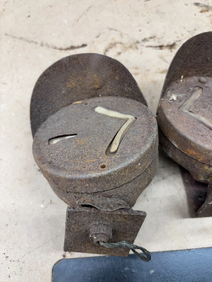 JUEGO DE SEÑALES DE GIRO HOT RAT ROD DE COLECCIÓN PAR PÁTINA ÁSPERA RATROD FORD CHEVY Foto 4 de 4