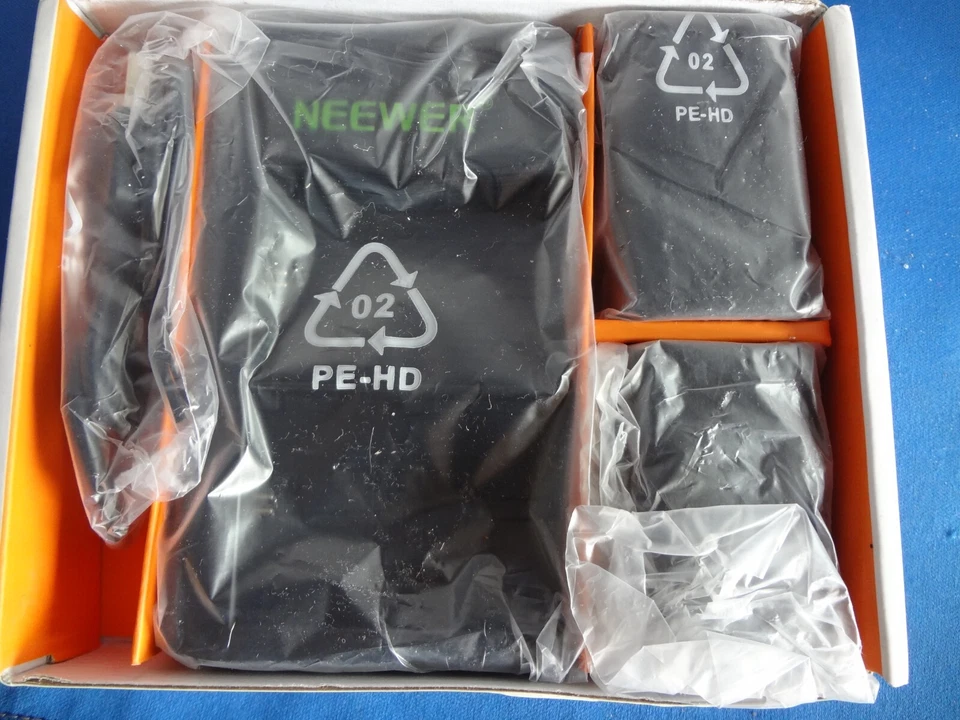 Neewer LP-E6 Cargador de Batería Doble y Juego de 2 Baterías Recargables - para Canon Foto 2 de 3