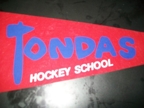 VINTAGE TONAWANDA TONDAS HOCKEY PENNANT FROM THE EARLY 1970's BUFFALO SABRES - 第 3/4 張圖片