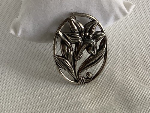 Vintage Sterling Silver Stargazer Lily Brooch/Pin - Picture 2 of 9