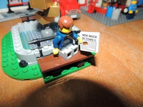 2007 Lego 10184 Town Plan 100% complete with manual & box 50th Anniversary NICE!