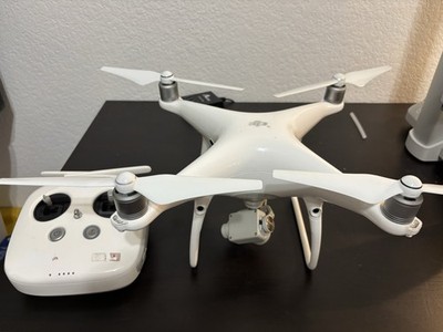 DJI Phantom 4 Pro V1.0 (WM331A) Drone W/ Remote Controller DJI Phantom 4 Pro V1.0 (WM331A) Drone W/ Remote Controller