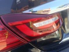 Feu arrière Infiniti Q70