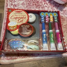 Melissa Doug Bake Decorate Cupcake Set Pretend Play, Colourful Wooden Play-
