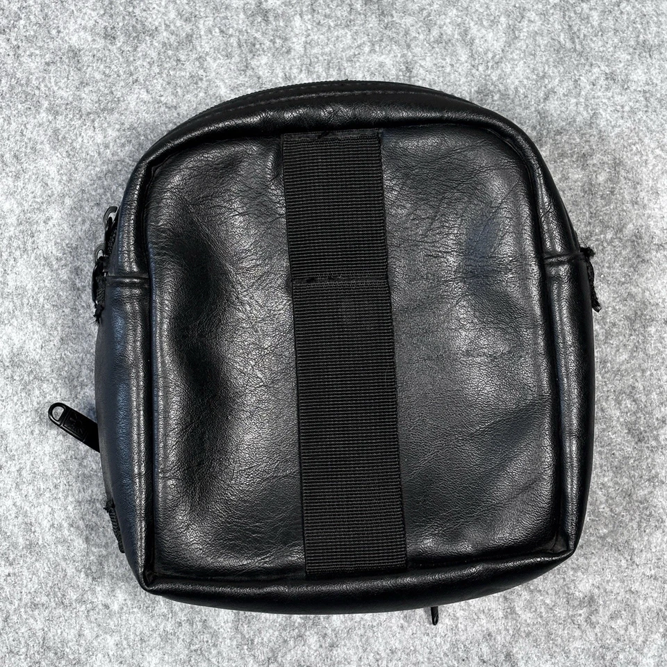 Bolsa Case Logic imitación cuero negra para cámara/reproductor de CD Foto 2 de 4