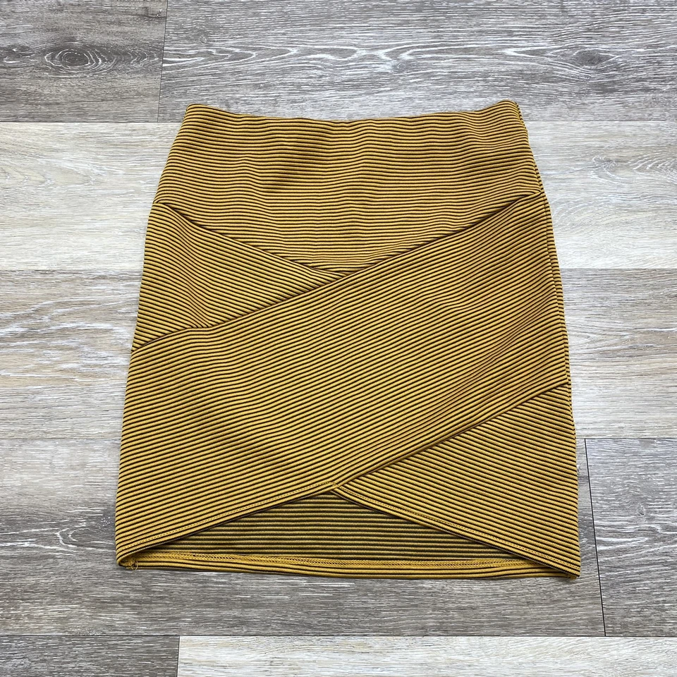 FOREVER 21 Elastic Waist Gold Striped Knitted Pencil Skirt Women's Size Small - Image 3 of 4