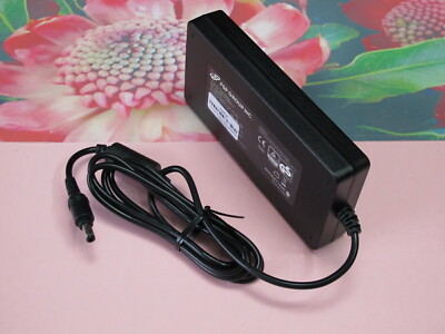 Original Netzteil Medion Erazer P7652 MD 61200 61102 MD 61148 135W neue Version