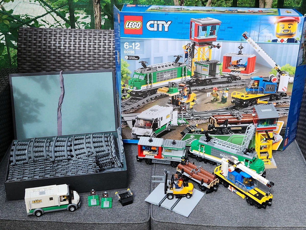 Snestorm passager vandring Lego city cargo train 60198 with extra tracks | eBay