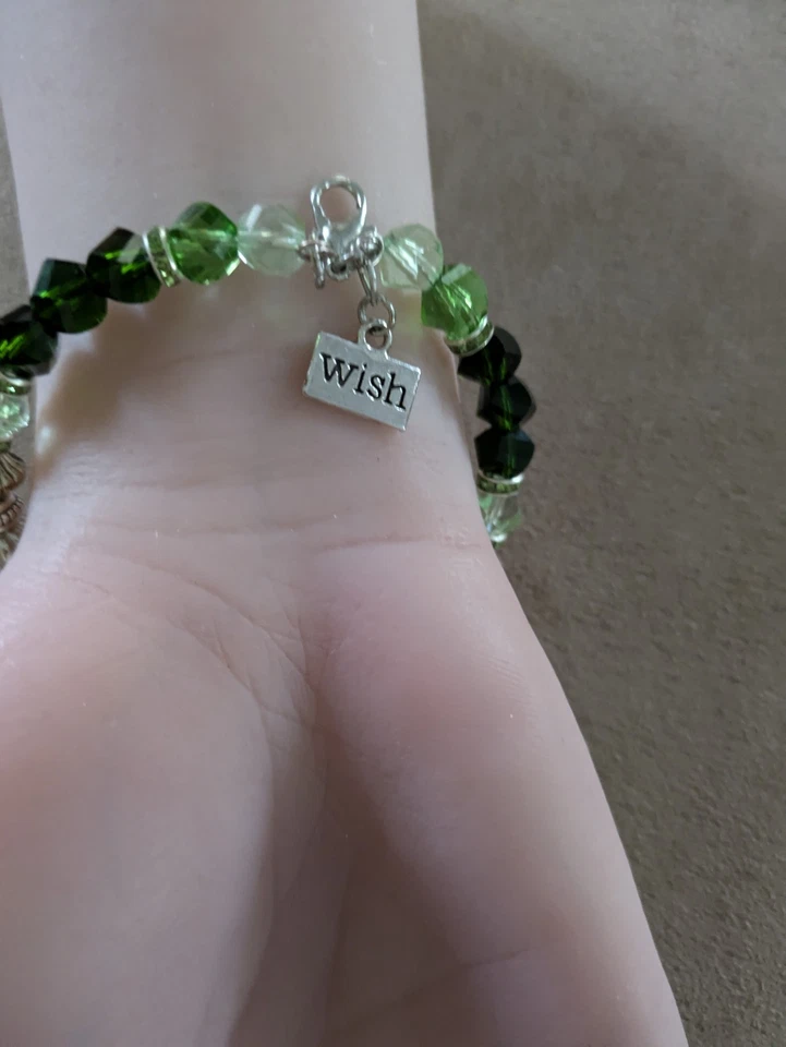 Memory Wire Bracelet Emerald Green Handmade Beaded Memory Wire Bracelet - Image 3 of 3