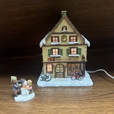 Berta Hummel Hawthorne Village Cup Of Cheer Cafe Restaurant WITH FIGURE