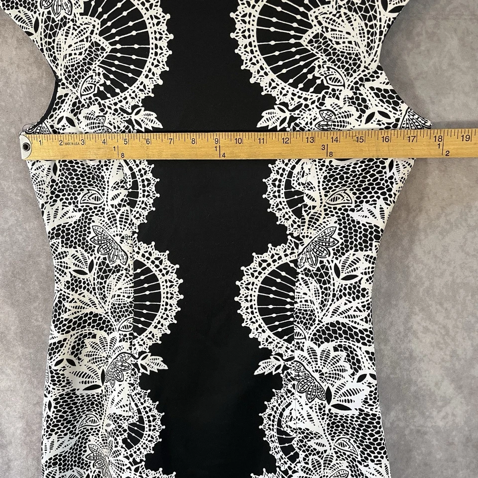 Vestido midi Maggy London para mujer 6 blanco y negro manga corta encaje floral cremallera lateral Foto 4 de 4