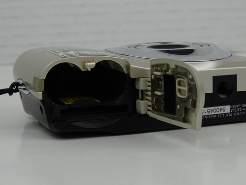 Nikon Coolpix L21 Digital Compact Camera 8MP CCD Sensor Wont Read Memory Cards - Picture 9 of 12