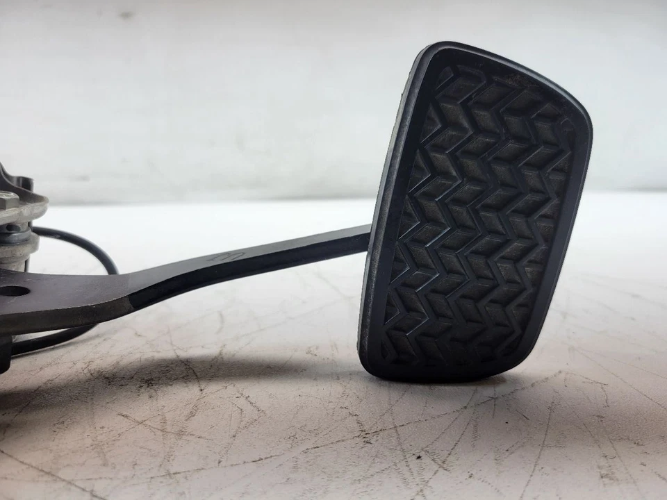 Lexus GS350 GS450H 2013 2014 2015 montaje de pedal de freno 47110-30520 Foto 3 de 4