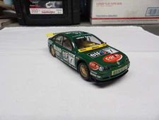 hornby hobbies 1/32 slot car renault #1 blend 37 elf (lighted)