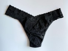 Hanky Panky Women  s Signature Lace Original Rise Thong Underwear Black