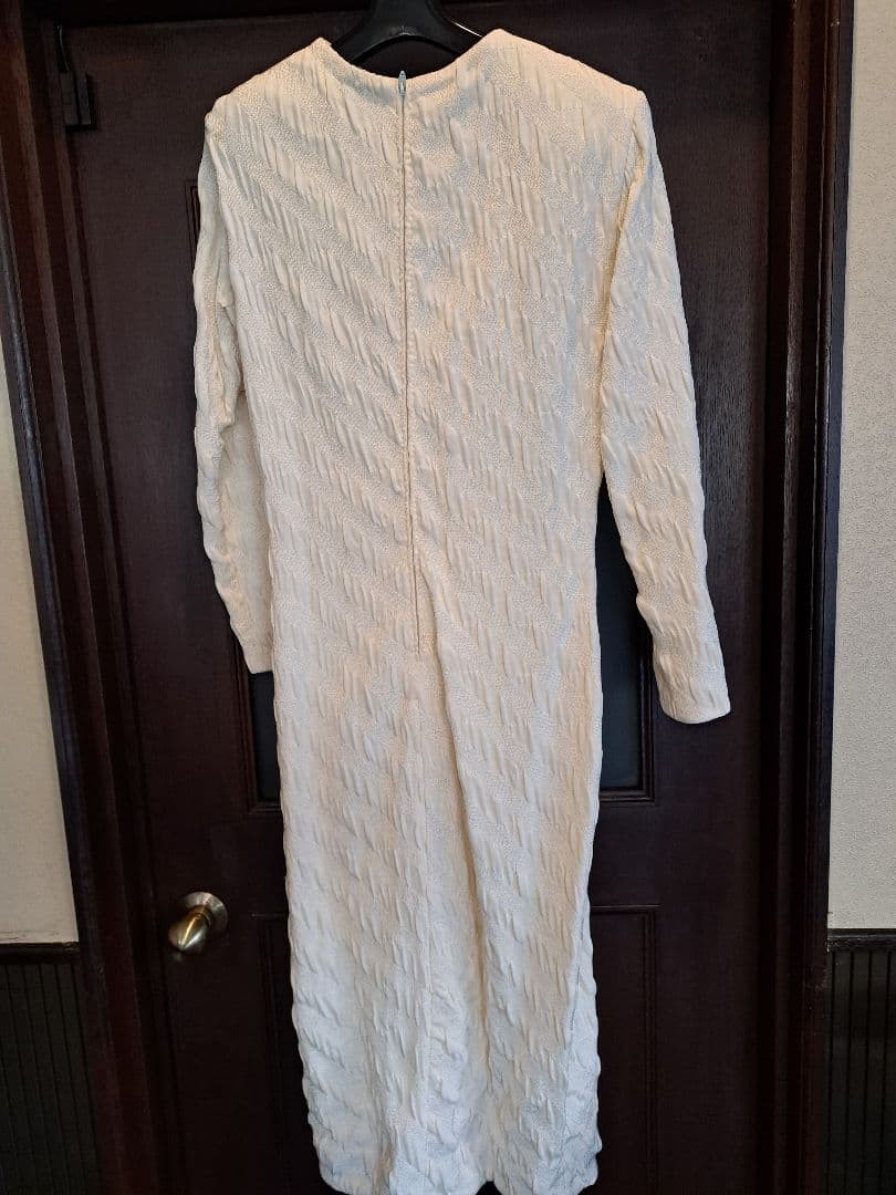 USED VINTAGE GIANNI VERSACE IVORY DRESS, SIZE 38 GOOD thumbnail 2