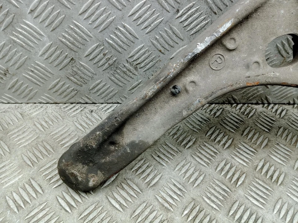 MERCEDES CLA WISHBONE LOWER CONTROL ARM FRONT RIGHT A2463304800 W117 2013-2019 - Image 3 of 4