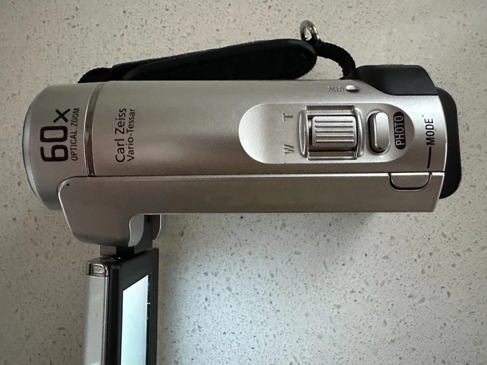 Sony Handycam DCR-SX65 Digital Camcord 70x Zoom, Silver, No Display, Works READ - Image 4 of 4