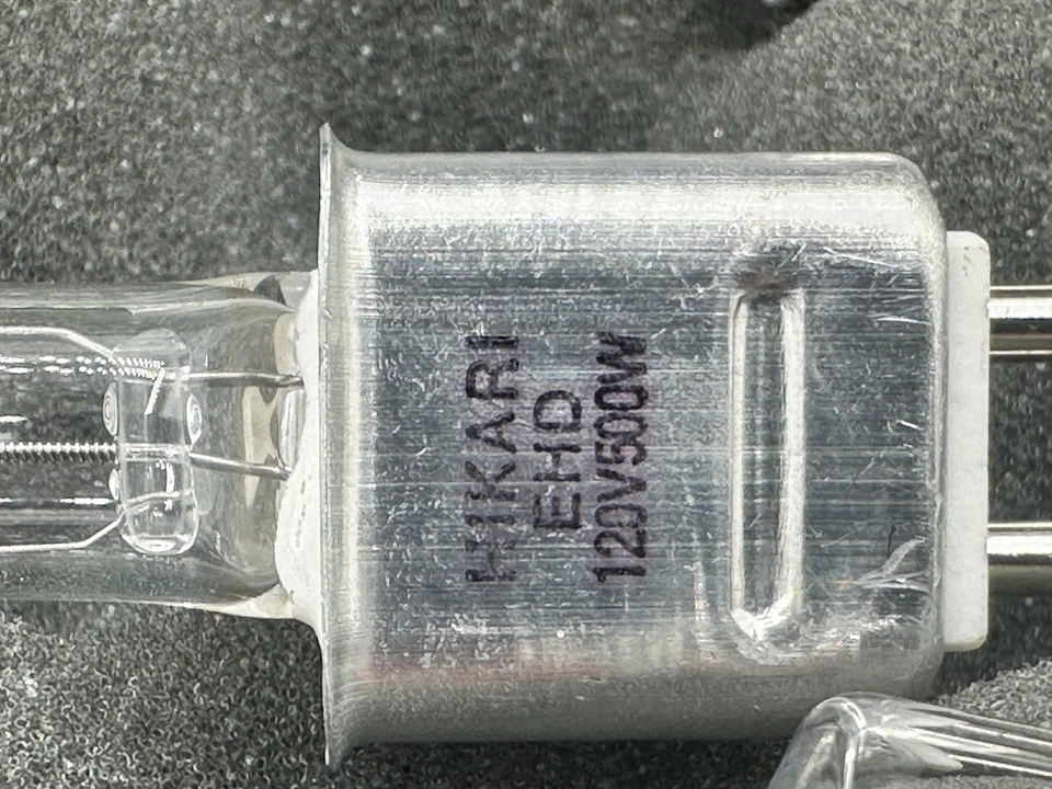 Lote Mixto de 11 Bombillas Halógenas EHD 120V 500W - Hikari y EiKO + Fusibles y Estuche Rígido Foto 2 de 4