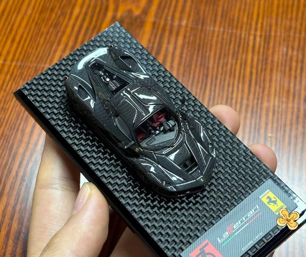 DMH 1:64 Black Full Carbon Laferrari Aperta Sports Model