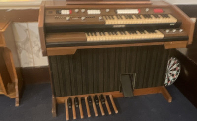 Baldwin 61-Key Electric Organ Dual Manual w/ Foot Pedals, Brown Wood