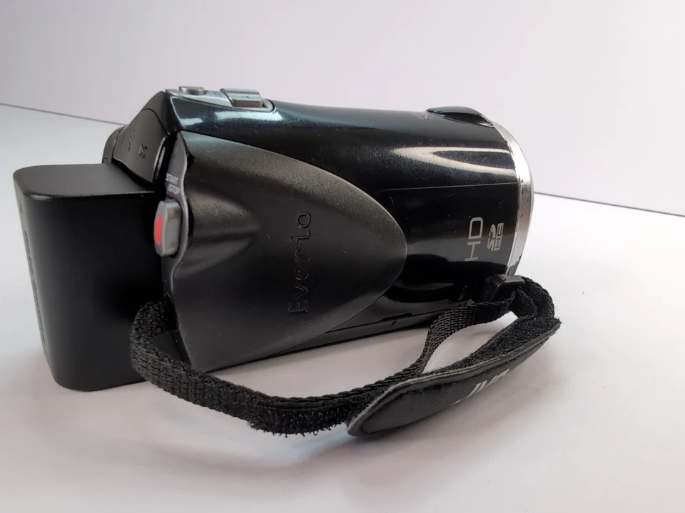 JVC Everio HD Camcorder GZ-HM200BU With Charger, 32 GB RAM And 2 BATTERIES.  - Image 4 of 4