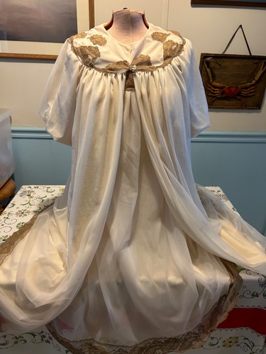 Vintage size L Beige Chiffon Babydoll Nightgown and Robe set