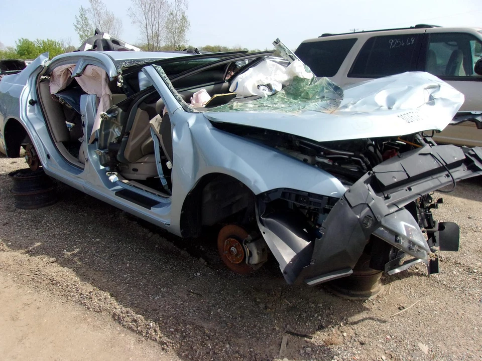 Buje de rueda trasero usado se adapta a: Ford Fusion 2010 frenos de disco traseros ABS tracción trasera grado A Foto 2 de 4