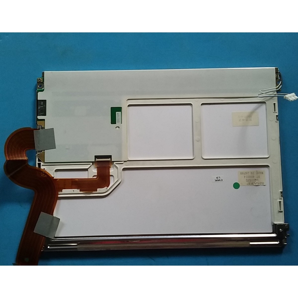 new Sharp LQ13X32 13.3