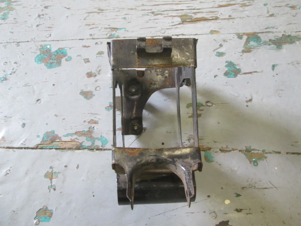 Caja de batería Honda CB350/CL350 1968-1972 VINTAGE FABRICANTE DE EQUIPOS ORIGINALES 50325-344-000B Foto 2 de 4