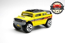 2004 GM HUMMER INSPIRED YELLOW 1:64 SCALE DIECAST COLLECTOR MODEL CAR
