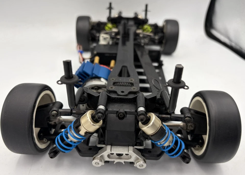 Per ricambi TAMIYA TB-01 TB01 telaio in carbonio con motore vintage raro - Immagine 4 di 4