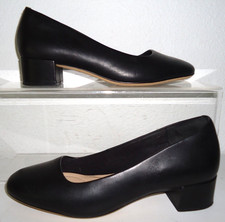 Clarks Women's Black Leather Round Toe Block Heel Pump Size-7M/37.1/2