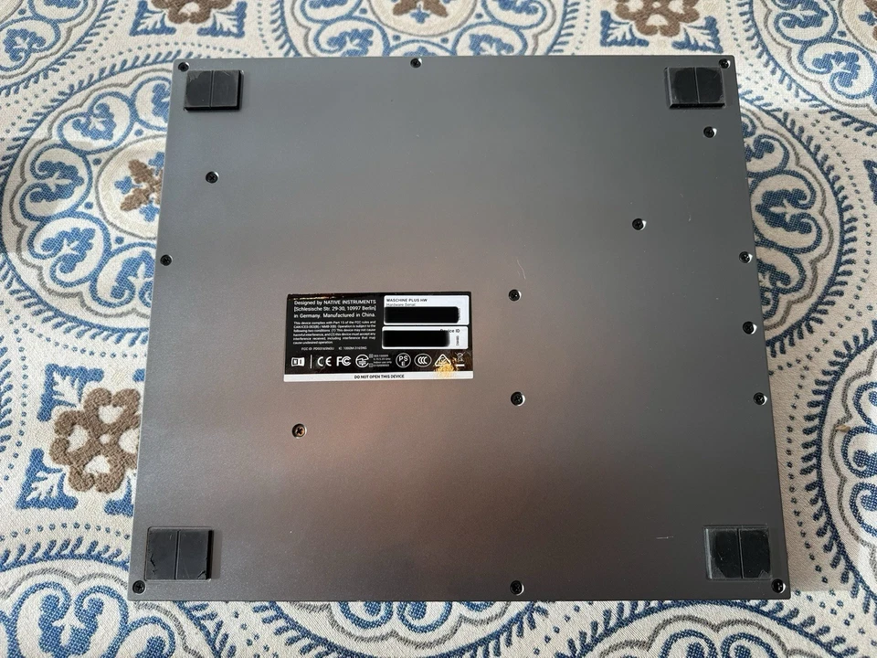 Native Instruments Maschine+ standalone – neuwertig – 512GB SD + Decksaver - Bild 2 von 4