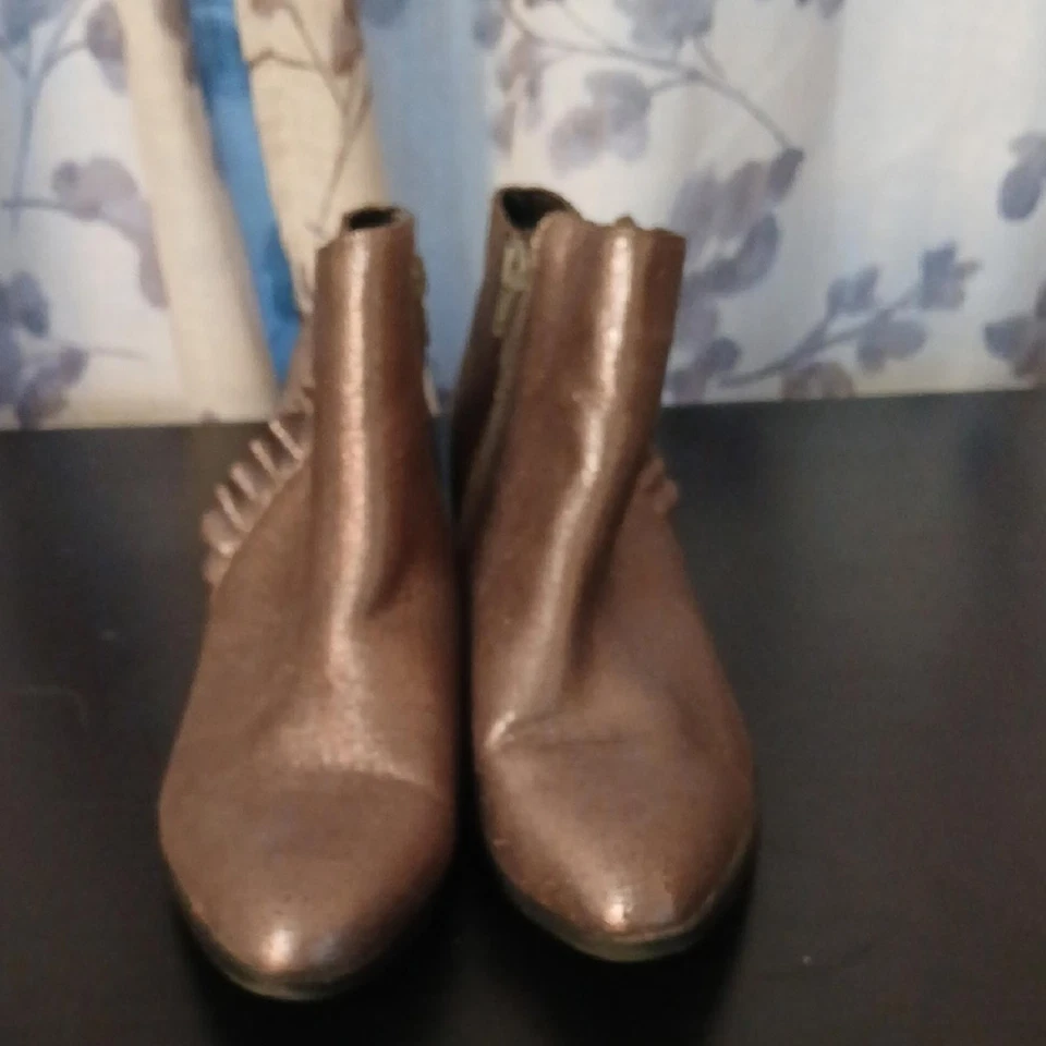 Botines JustFab marrón brillante Foto 2 de 4