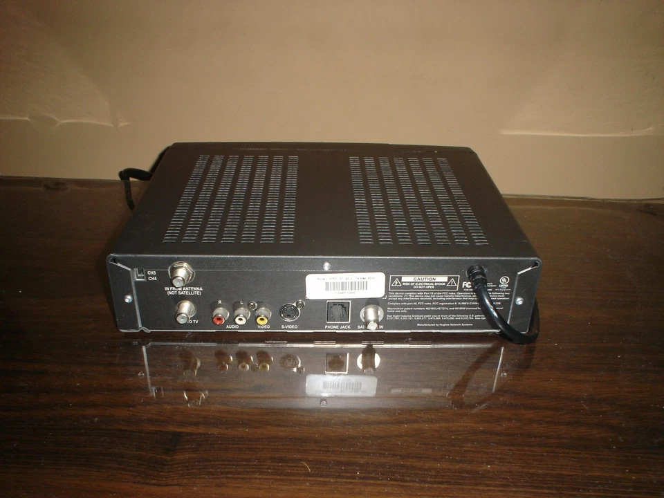 Hughes Network Systems DirecTV Plus SD Satellite Receiver HIRD-E1 - NOT WORKING - Image 3 of 4