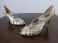 Womens Shoes Size 6.5 Heels Gold Nine West Distressed Peep Toe 4 Inch Heels Womens Shoes Size 6.5 Heels Gold Nine West Distressed Peep Toe 4 Inch Heels