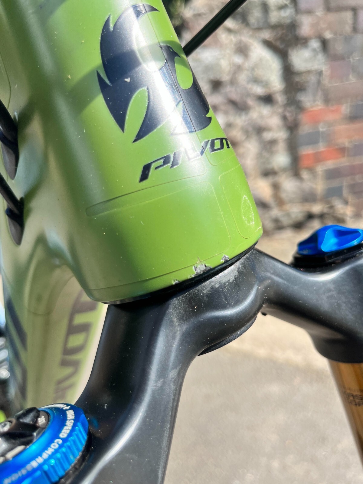 pivot reynolds carbon wheels