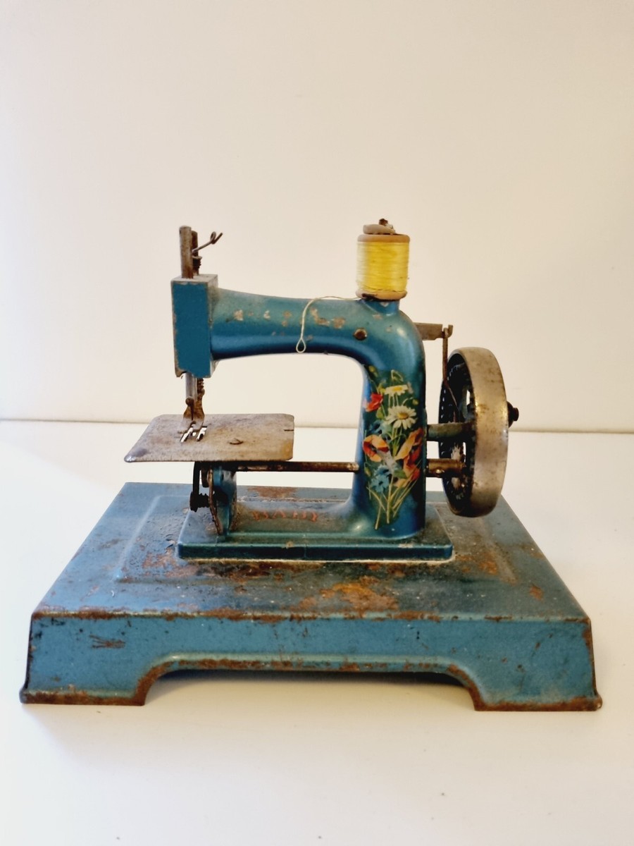 Machine à coudre ancienne année 1900 G. Magdelain rue de 97 - France