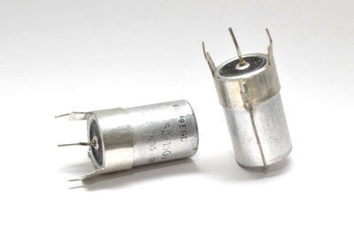 2x Vintage Elko Kondensator von Roederstein ROE Typ EGD, 50 µF / 150 V-, NOS
